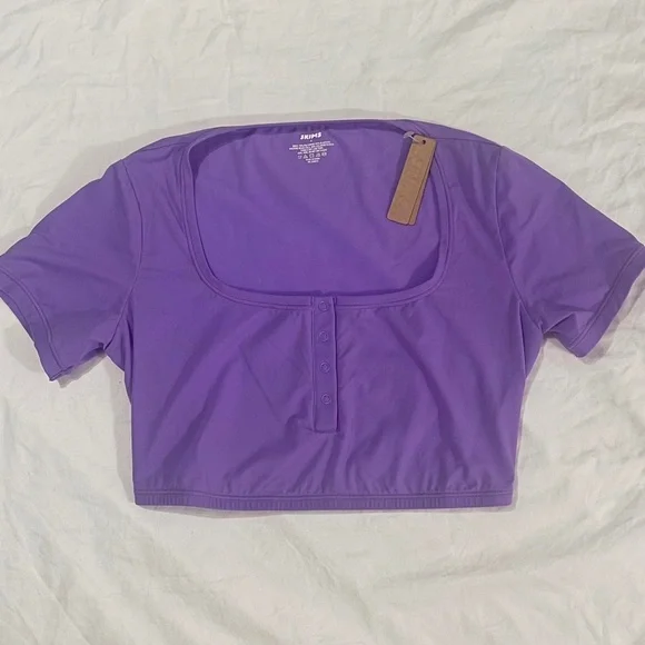 Skims Fits Everybody Henley crop top - Picture 6 of 6